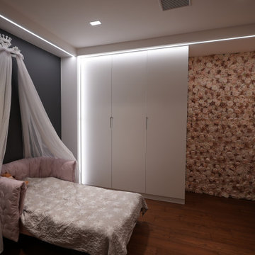 Single family home with Lighting design and Lutron lighting control