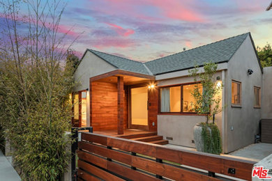 Exterior home idea in Los Angeles