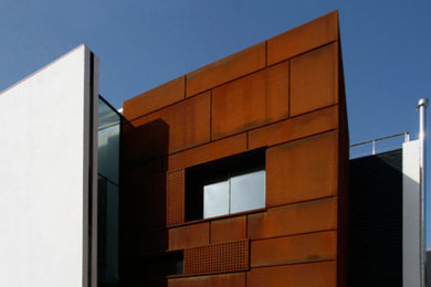 Contemporary exterior home idea in Barcelona