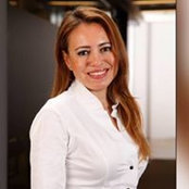 Hande Genc's photo