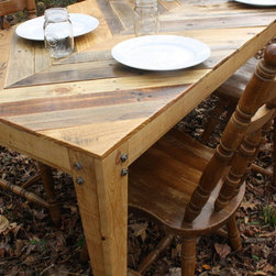 Pallet Table Chevron Style - Dining Tables