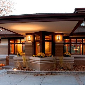 Frank Lloyd Wright prairie style home