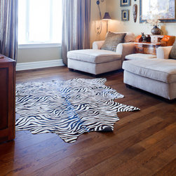Cozy seating area balanced with quatersawn white oak - Hardwood Flooring