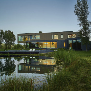 River Channel Residence