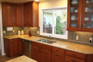 Kitchen - contemporary kitchen idea in Seattle