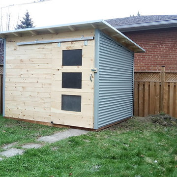 Modern Backyard Shed in Steel and Wood