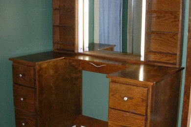 Make-up vanity, Mixed woods