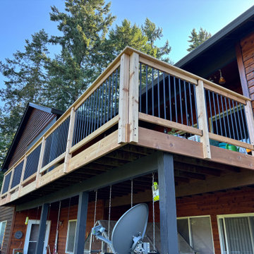 Cedar Deck Railing