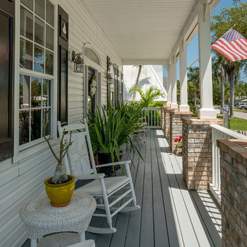 Country-Style Palmetto, FL Home for Sale