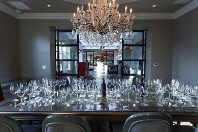 Inspiration for a modern dining room remodel in Los Angeles