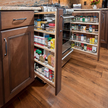 Vail Golf Course Townhomes - Traditional Cherry Kitchen