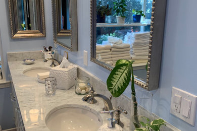 Example of a classic home design design in Los Angeles