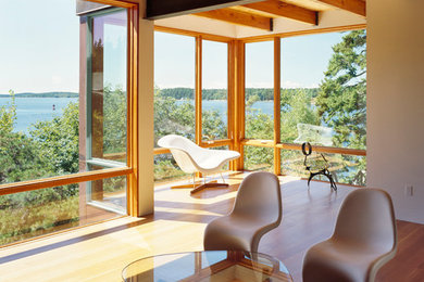 Example of a minimalist home design design in Portland Maine
