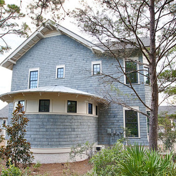 Light Residence - Beach Style Home