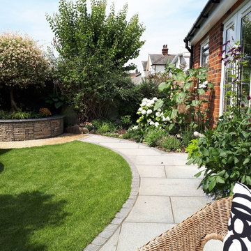 Contemporary rear garden in St Albans, Hertfordshire