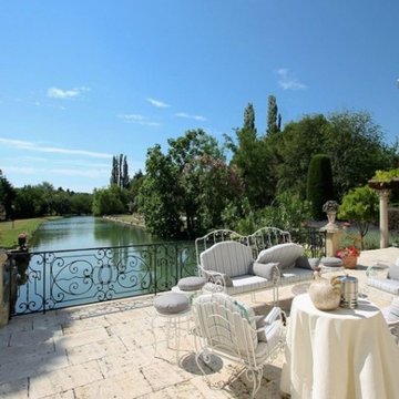 Three Uzès