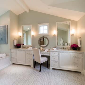 A costal Cape Cod transitional