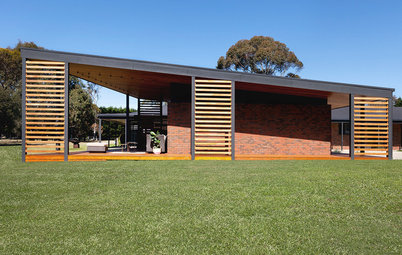 From Drab to Fab: How a Modern Pavilion Transformed a 1990s Home