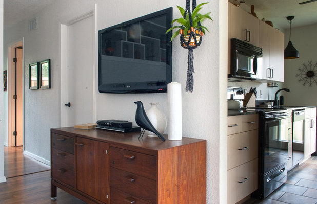 My Houzz: Hip Midcentury Style for a Mom's Backyard Cottage