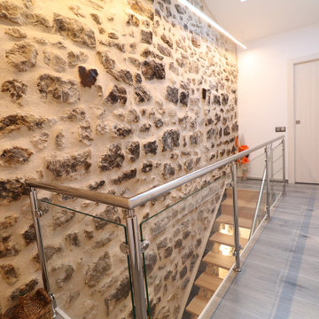 Reforma integral de casa antigua en Arnes