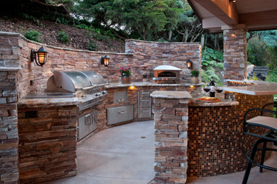 Example of a classic patio design in San Diego