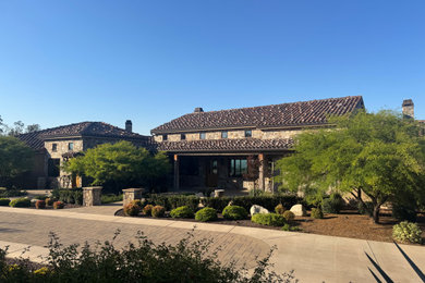 Example of a cottage exterior home design in San Diego