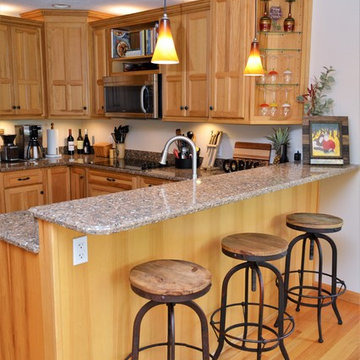 Wanatah, IN. Haas Signature Collection. Traditional Hickory Kitchen