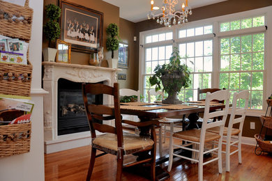Inspiration for a timeless dining room remodel in Cleveland