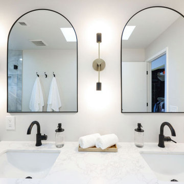 Master Bathroom - Transitional / Modern
