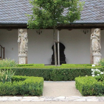 Gartenplanung und Ausführung im LeManoir in Felsberg