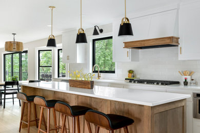 Inspiration for a transitional kitchen remodel in Minneapolis