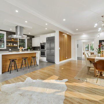 Large Open Contemporary Kitchen