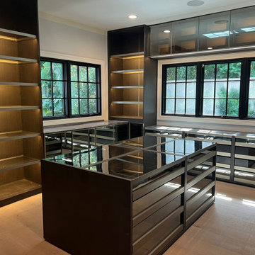Custom Walk-in Closet by LAZZONI, Los Angeles