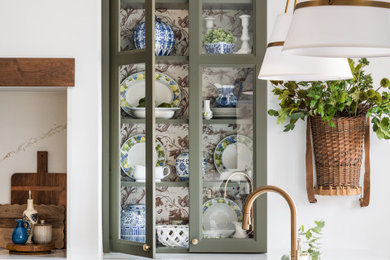 Transitional kitchen photo in Charlotte