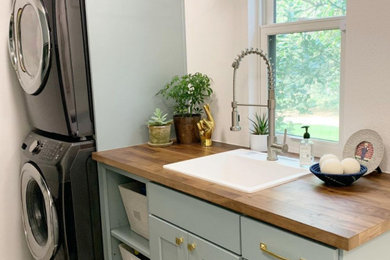 Example of a laundry room design in Denver