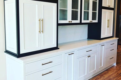 Example of a kitchen design in Austin