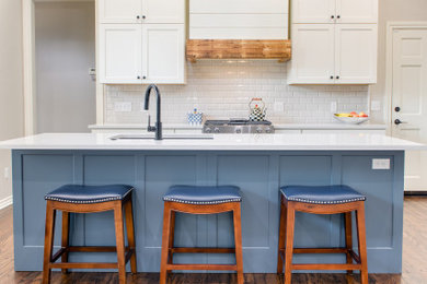 Transitional home design photo in Oklahoma City