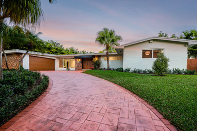 Example of a 1960s home design design in Miami