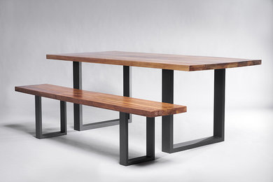 Example of a minimalist dining room design in Los Angeles