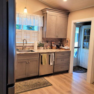 Manchester, Gray Traditional Kitchen