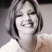 Melanie Boe's photo