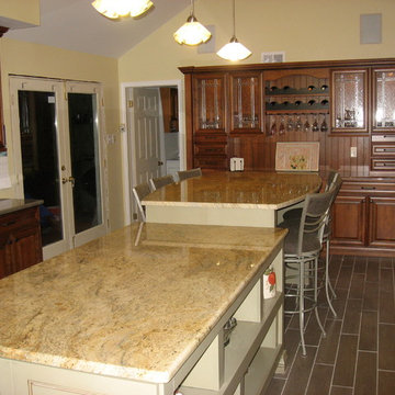Convertible Island Kitchen With Dry Bar