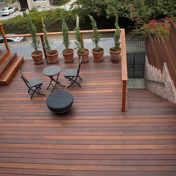 Modern backyard pool deck
