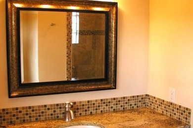 アルバカーキにあるトラディショナルスタイルのおしゃれな浴室の写真