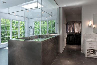 Inspiration for a contemporary bathroom in Columbus.
