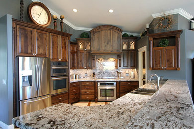 Example of a classic kitchen design in Boise