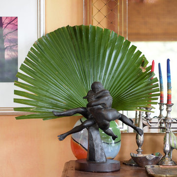 My Houzz: Art and Antiques in a Louisiana Center-Hall Cottage