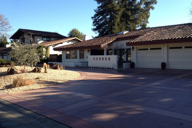 Inspiration for a modern exterior home remodel in Sacramento