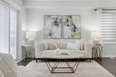 Example of a living room design in Toronto