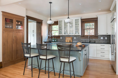 Design ideas for an arts and crafts kitchen in Denver.